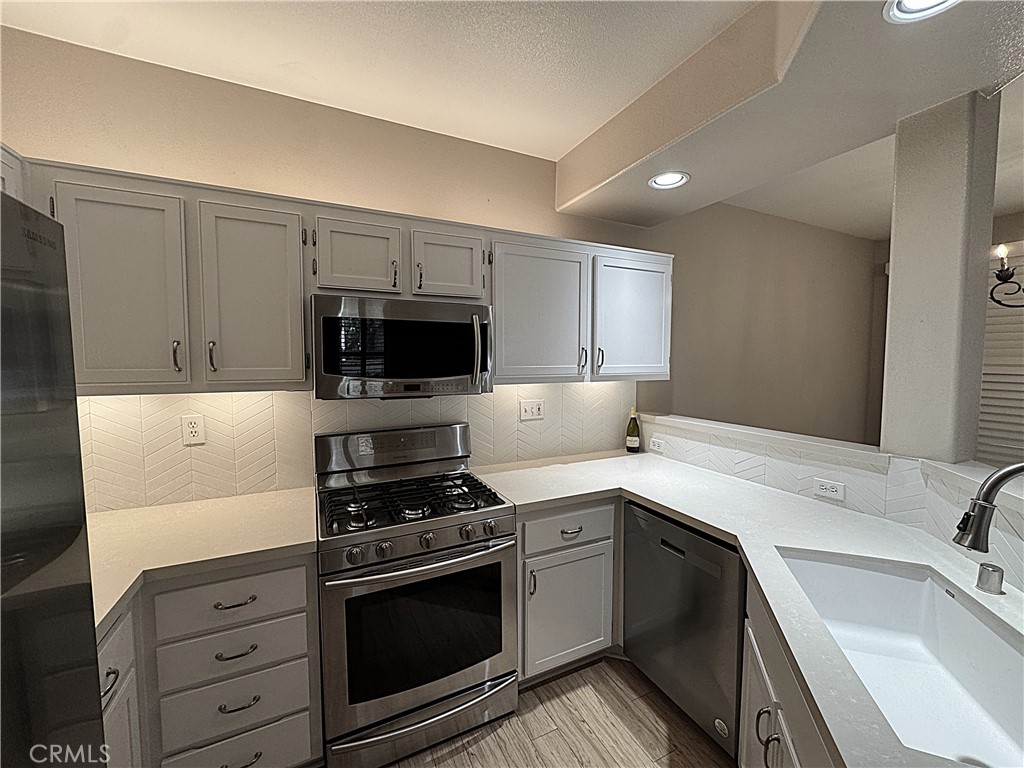 Kitchen - 204 Falcon, Irvine CA 92618 - photo 2