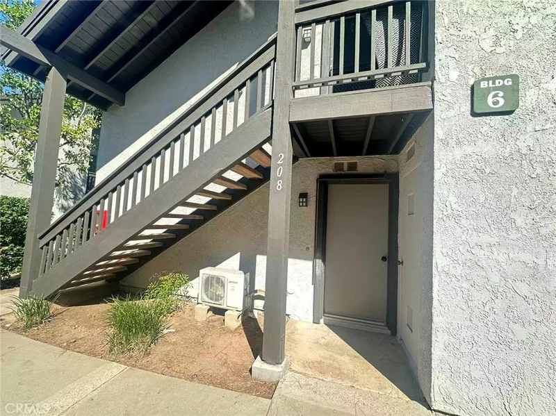 208 Orange Blossom #24, Irvine