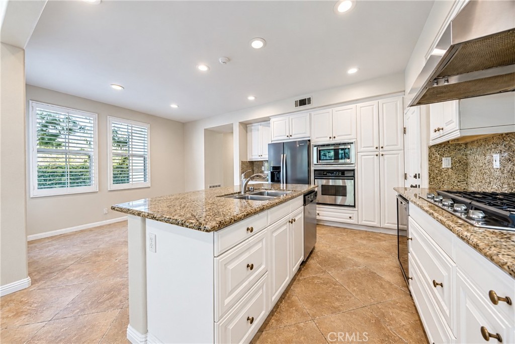21 Foliage, Irvine CA 92603 - photo 16