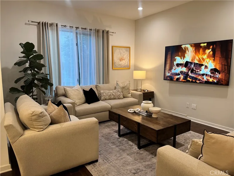 21 Gramercy 218, Irvine