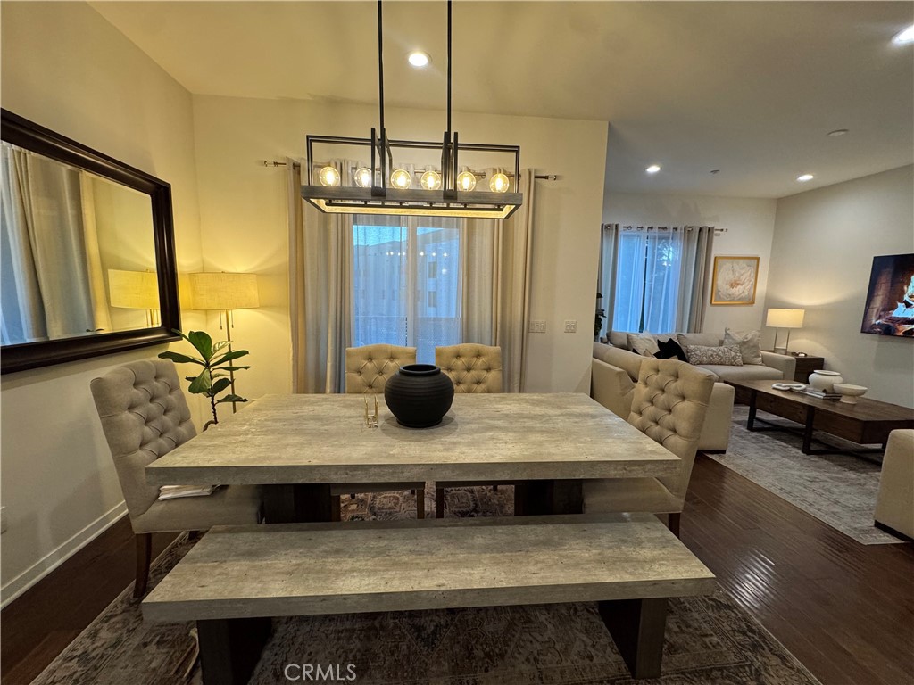 Dinning are is very nice and roomy. - 21 Gramercy 218, Irvine CA 92612 - photo 11