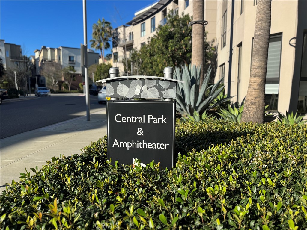 Central park is perfect for the dogs. - 21 Gramercy 218, Irvine CA 92612 - photo 55