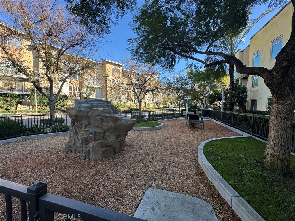 Children play area - 21 Gramercy 218, Irvine CA 92612 - photo 58
