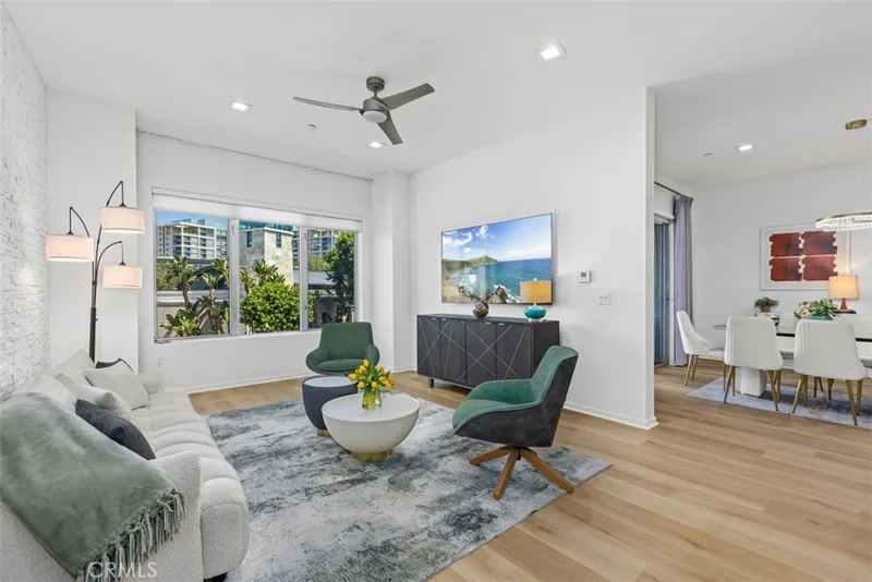 21 Gramercy 220, Irvine, CA 92612