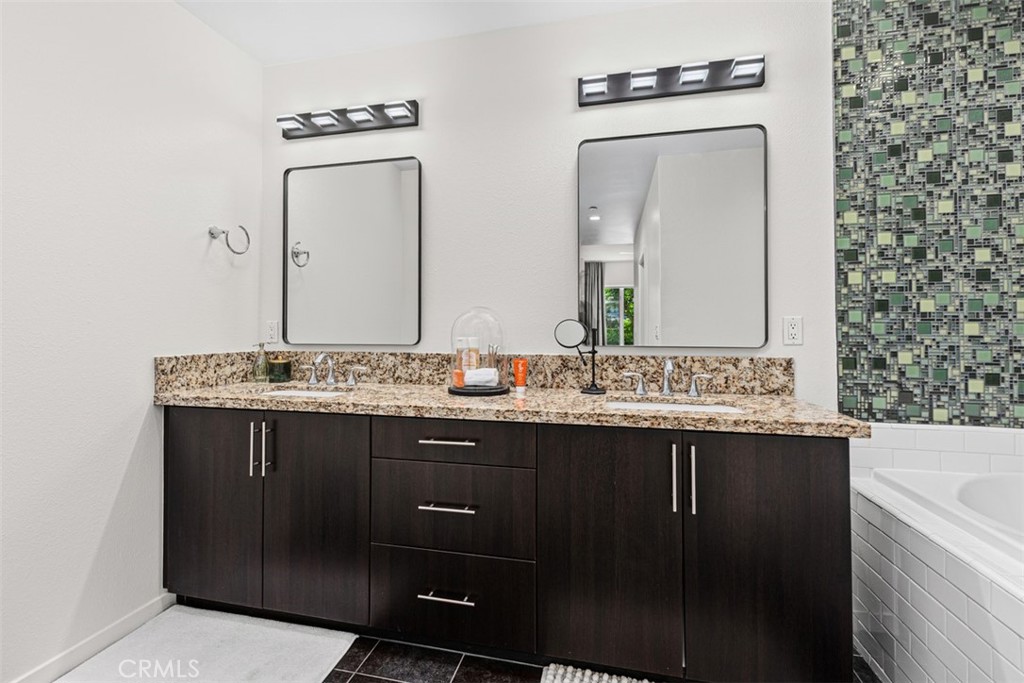 21 Gramercy 220, Irvine CA 92612 - photo 18