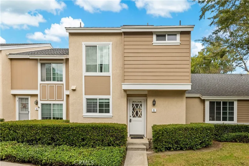 21 Greenbough 124, Irvine, CA 92614
