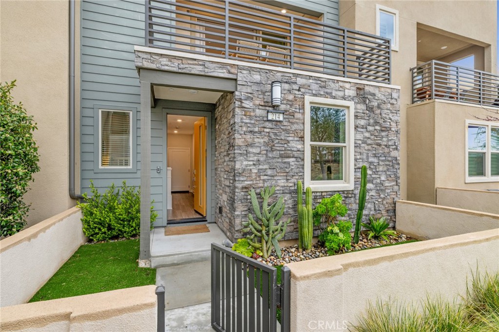 214 Keeper, Irvine CA 92618 - photo 1