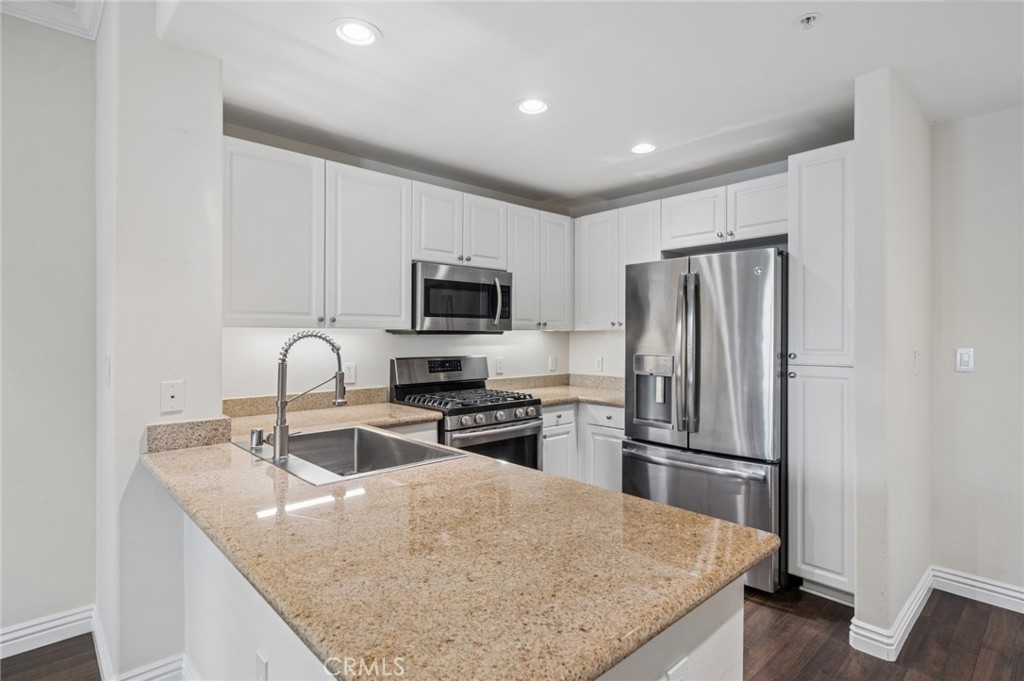 2147 Watermarke Place, Irvine CA 92612 - photo 7