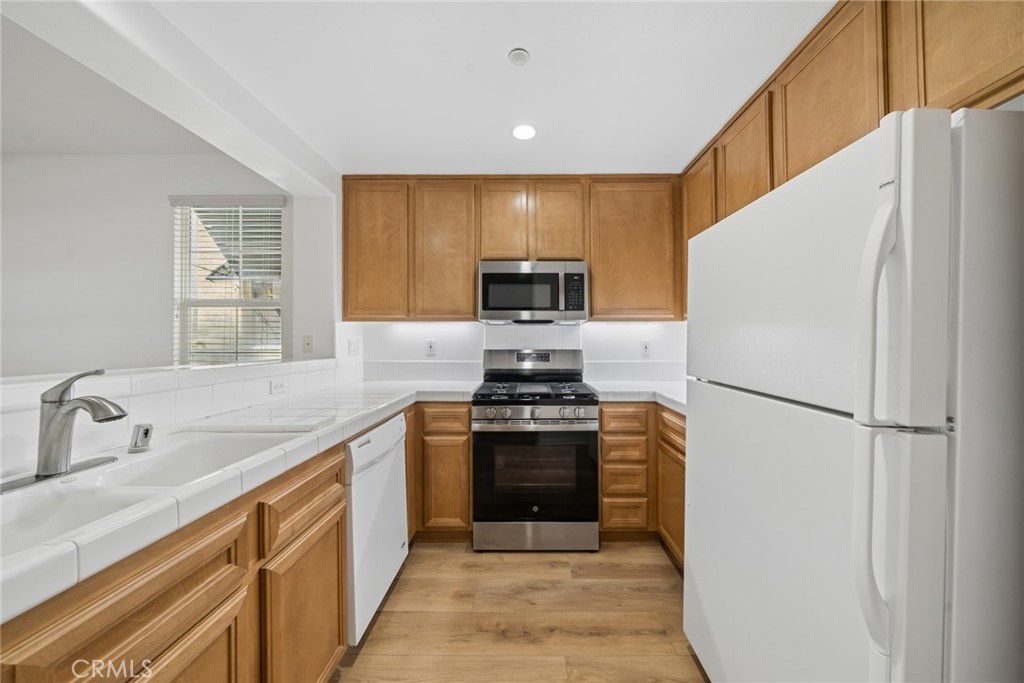 215 Dewdrop, Irvine CA 92603 - photo 6