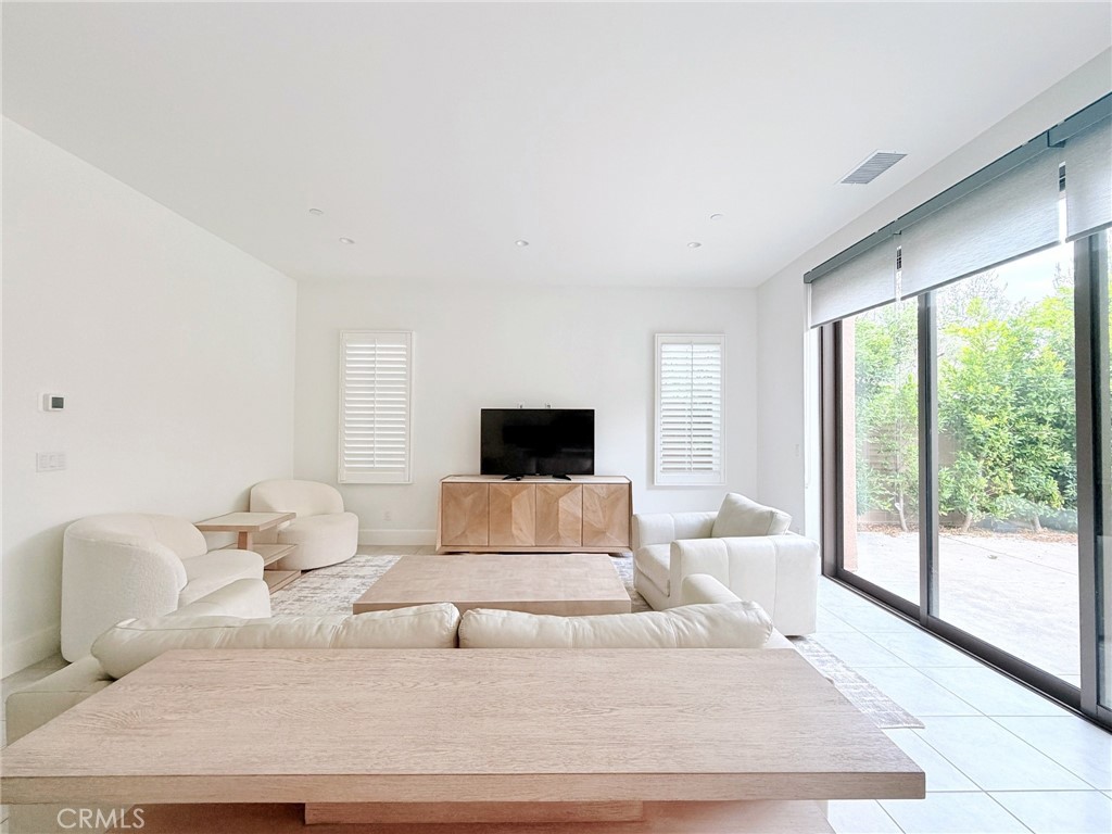 215 Piazza, Irvine CA 92602 - photo 5