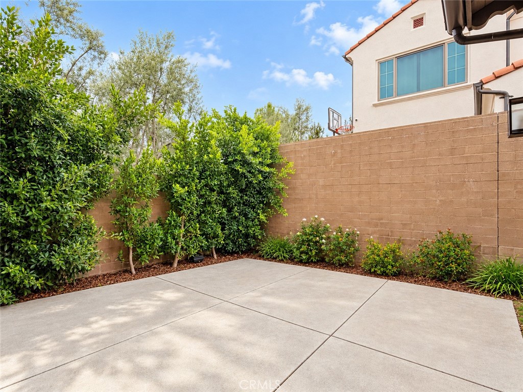 215 Piazza, Irvine CA 92602 - photo 33