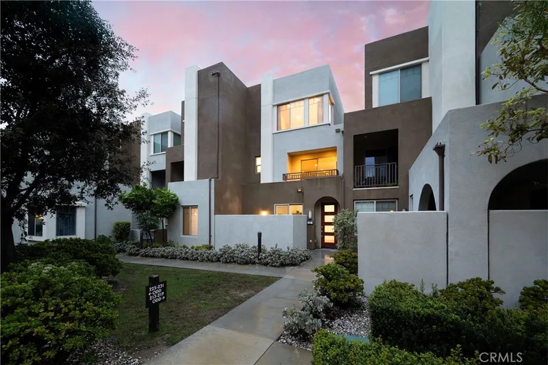 217 Magnet, Irvine, CA 92618