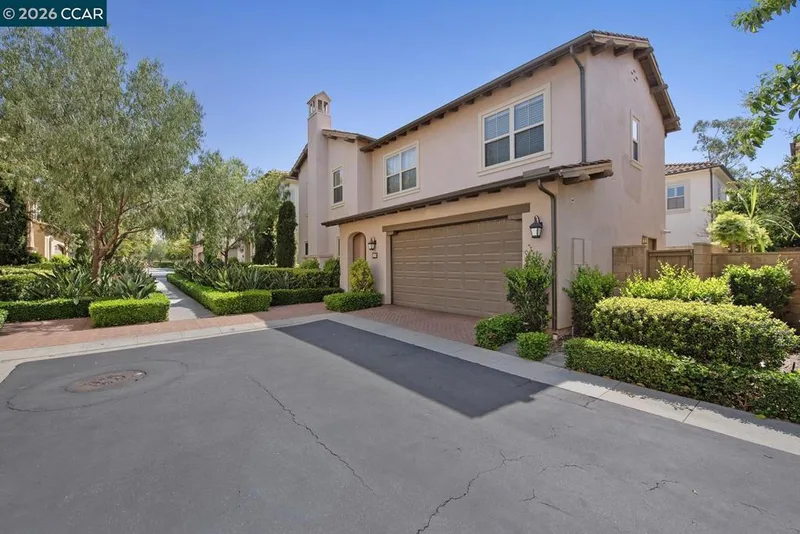 217 Mantle, Irvine, CA 92618-1514
