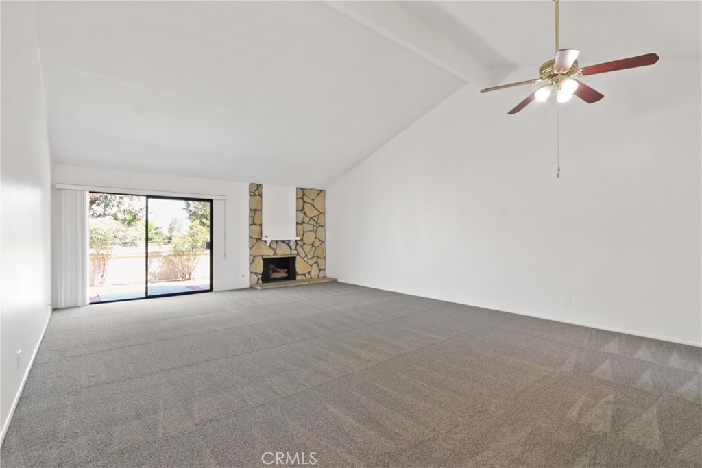 Fresh carpet and paint. - 22 Clover, Irvine CA 92604 - photo 4