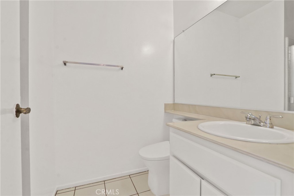 Secondary bath - 22 Clover, Irvine CA 92604 - photo 14