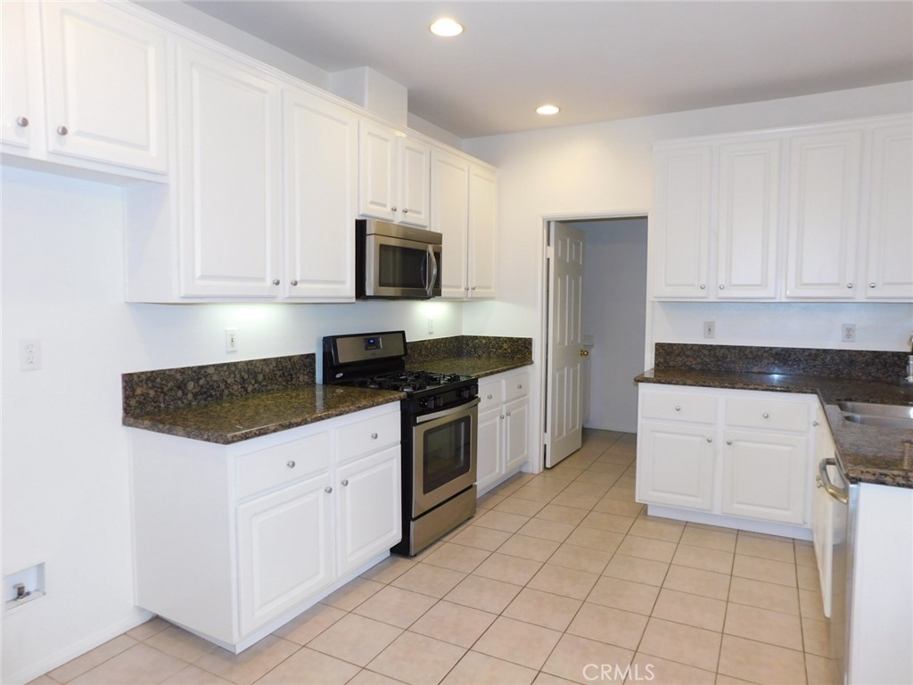 22 Roseville, Irvine CA 92602 - photo 5