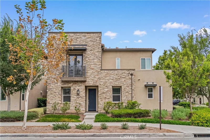 220 Follyhatch, Irvine, CA 92618
