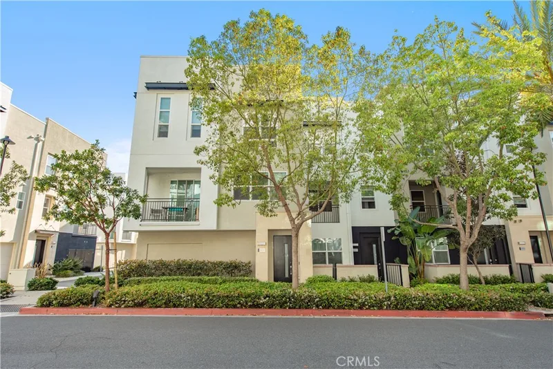 2208 Synergy, Irvine, CA 92614