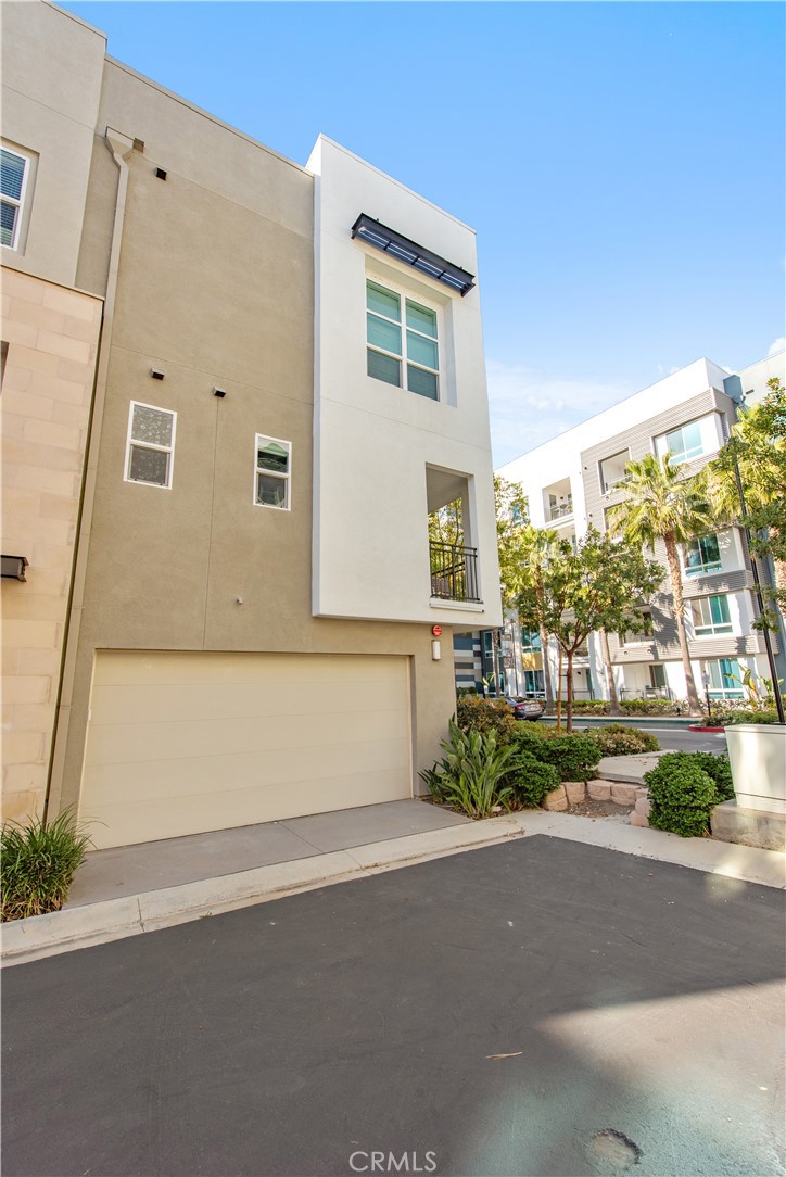 2208 Synergy, Irvine CA 92614 - photo 3
