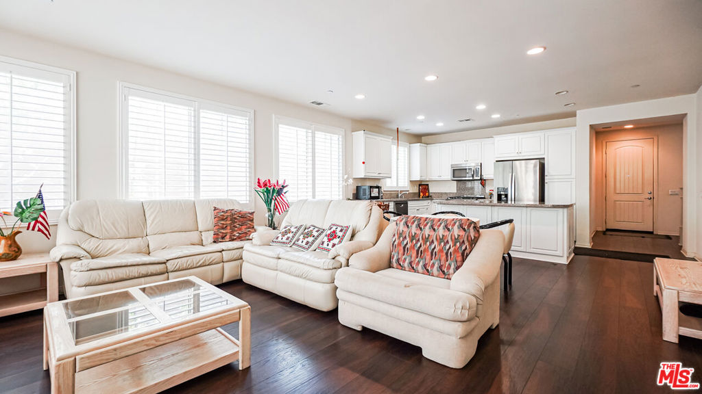 223 Bright Poppy, Irvine CA 92618 - photo 2