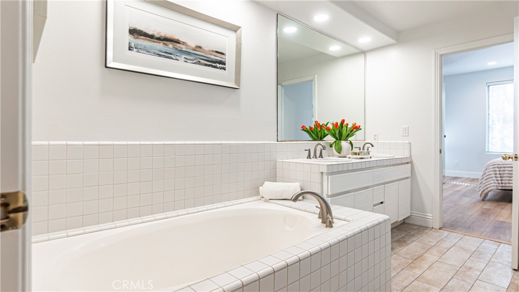 2233 Martin 109, Irvine CA 92612 - photo 32