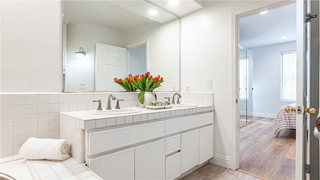 2233 Martin 109, Irvine CA 92612 - photo 33