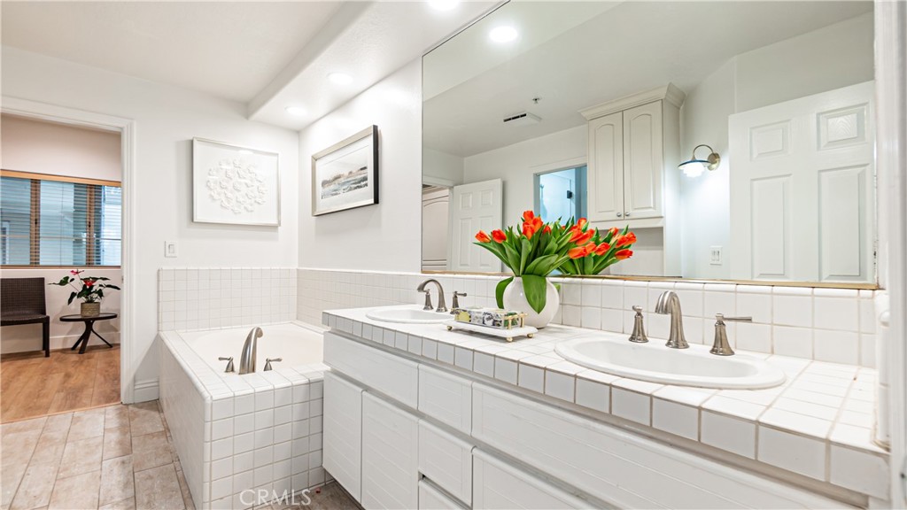 2233 Martin 109, Irvine CA 92612 - photo 34
