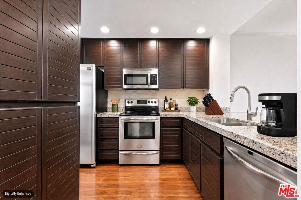 2233 Martin 309, Irvine CA 92612 - photo 7