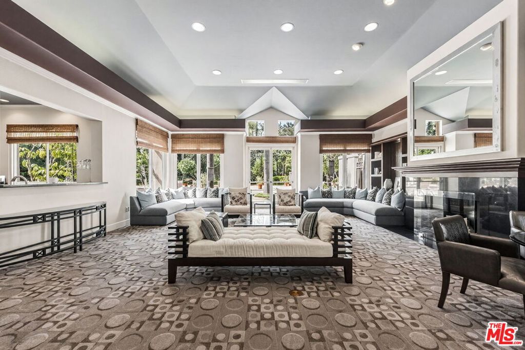 2233 Martin 309, Irvine CA 92612 - photo 21