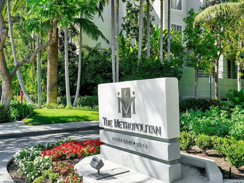 2233 Martin 413, Irvine, CA 92612