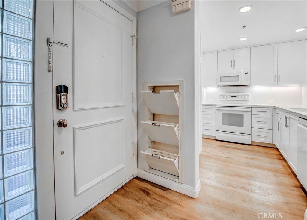 2243 Martin 314, Irvine CA 92612 - photo 3