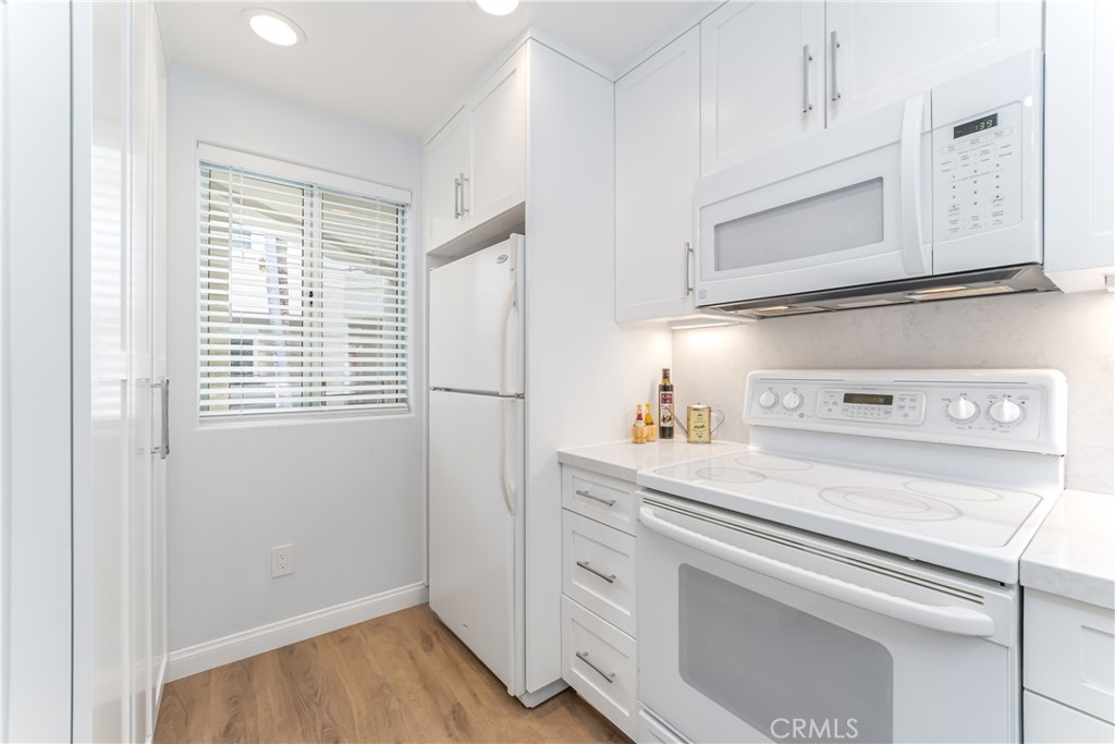2243 Martin 314, Irvine CA 92612 - photo 4