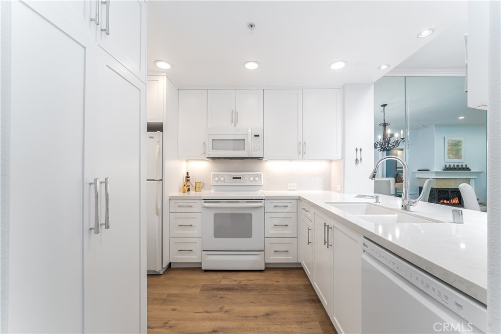 2243 Martin 314, Irvine CA 92612 - photo 6