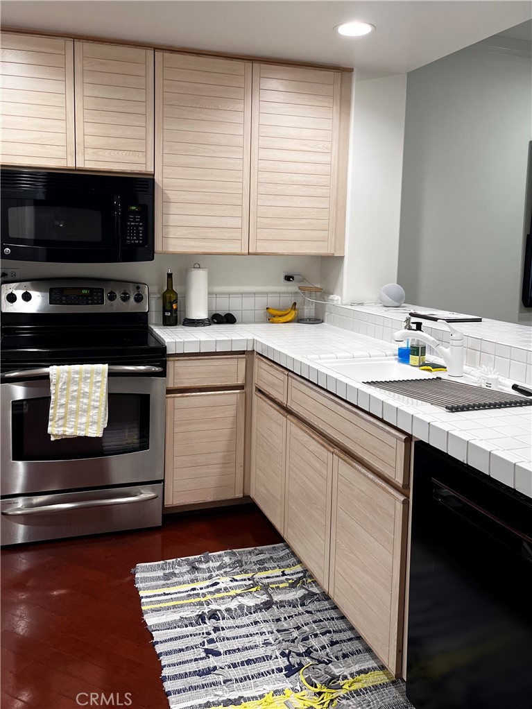 2243 Martin 409, Irvine CA 92612 - photo 4