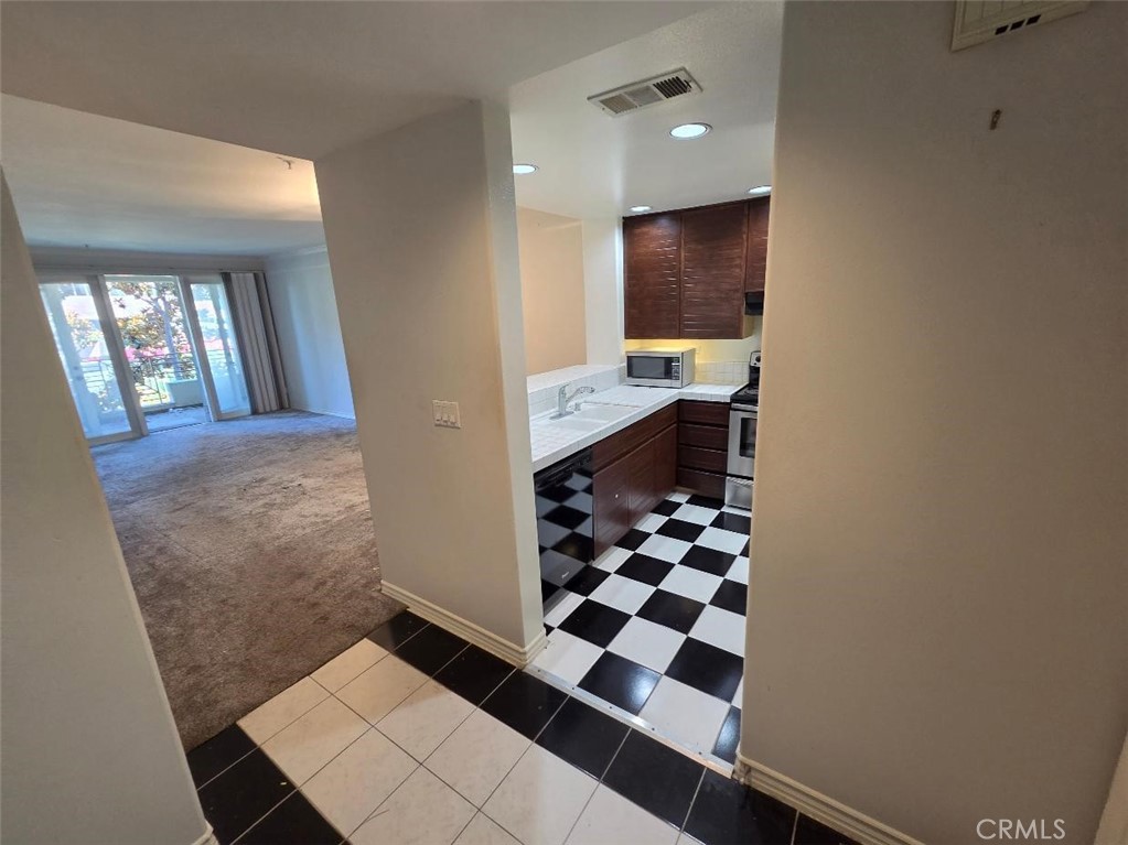 2253 Martin 212, Irvine CA 92612 - photo 4