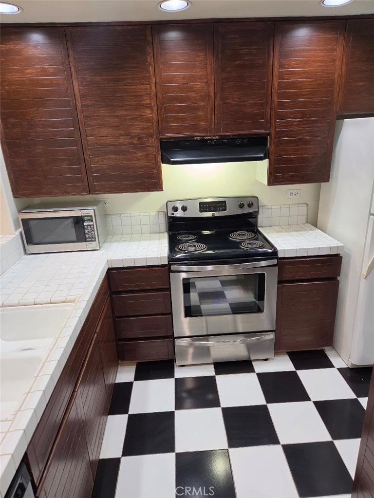 2253 Martin 212, Irvine CA 92612 - photo 15
