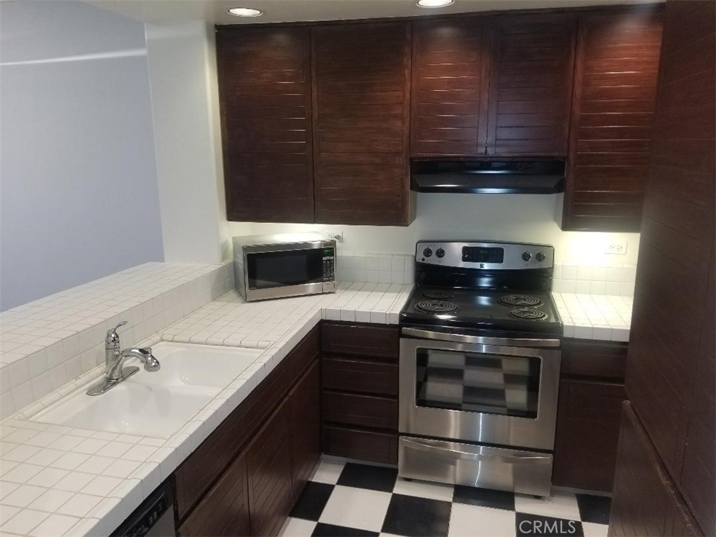 2253 Martin 212, Irvine CA 92612 - photo 16