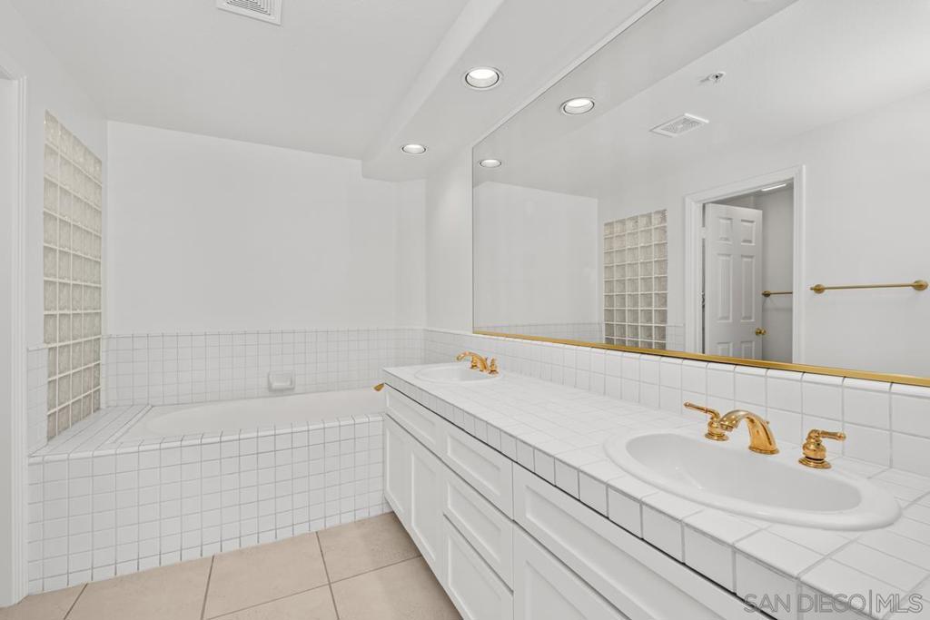 2253 Martin 220, Irvine CA 92612 - photo 24