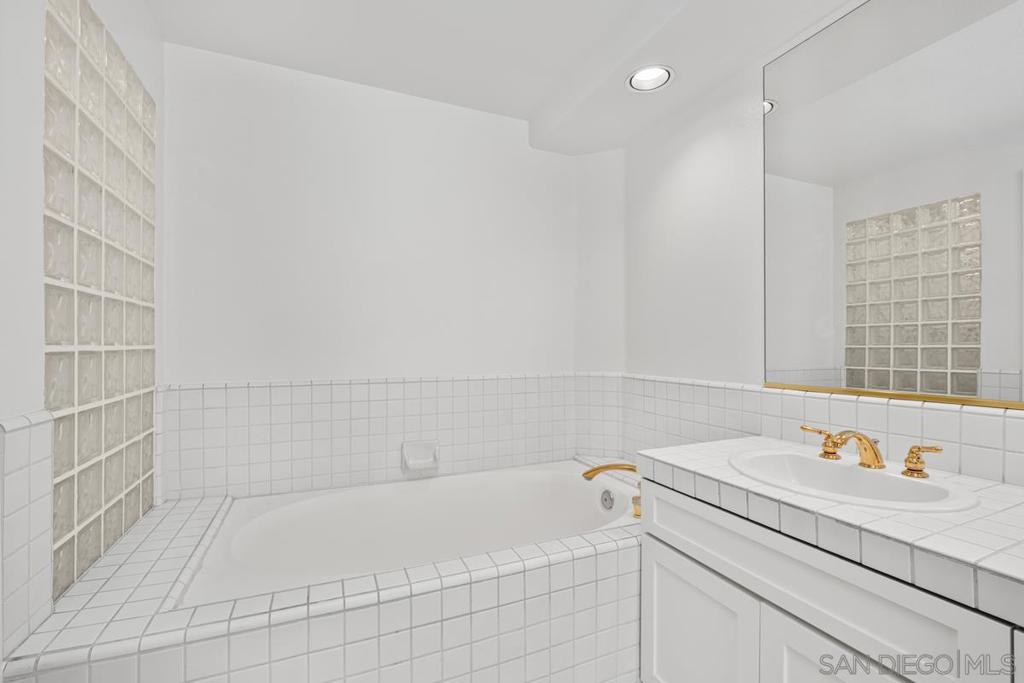 2253 Martin 220, Irvine CA 92612 - photo 25