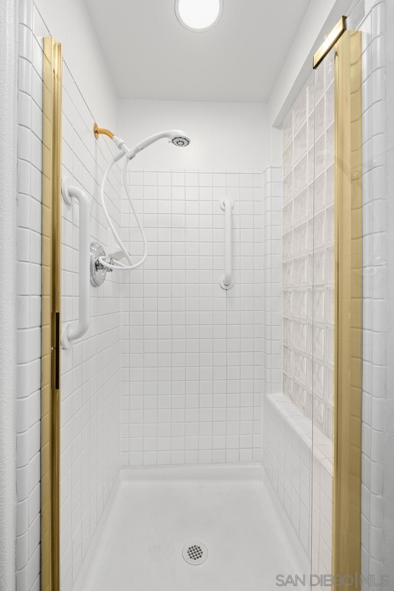 2253 Martin 220, Irvine CA 92612 - photo 26