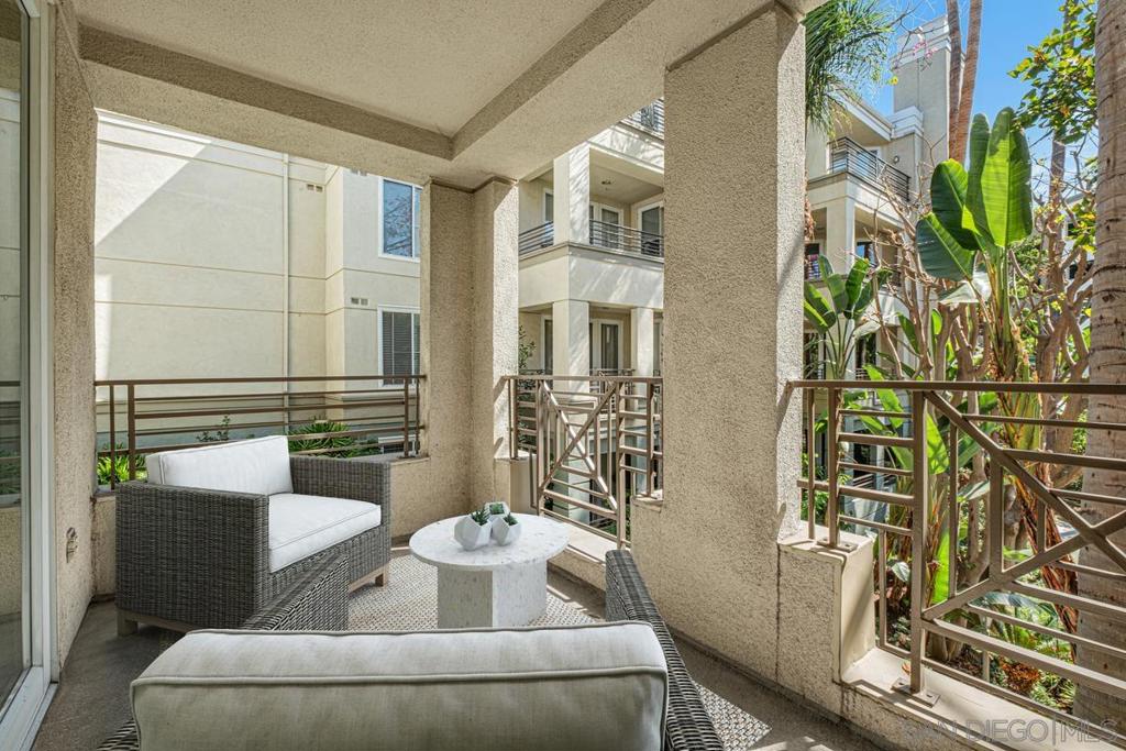 https://zimg.paragon.ice.com/ParagonImages/Property/PA/SDMLS/-537712/32/120/90/6269d311a103007e63ec868b75f62650/3/2f4142 - 2253 Martin 220, Irvine CA 92612 - photo 32