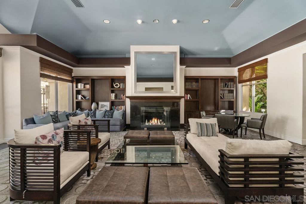 https://zimg.paragon.ice.com/ParagonImages/Property/PA/SDMLS/-537712/54/120/90/37f42da37b2b7eb7dc83a0747f4d6eaa/3/2f4142 - 2253 Martin 220, Irvine CA 92612 - photo 54