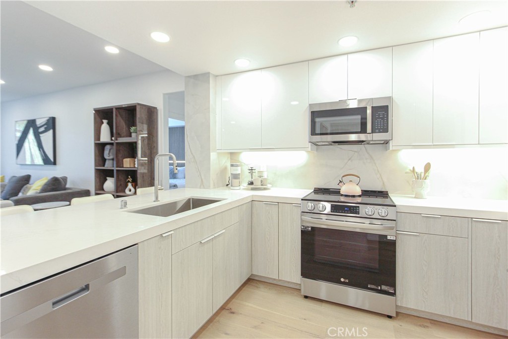 2253 Martin 302, Irvine CA 92612 - photo 37