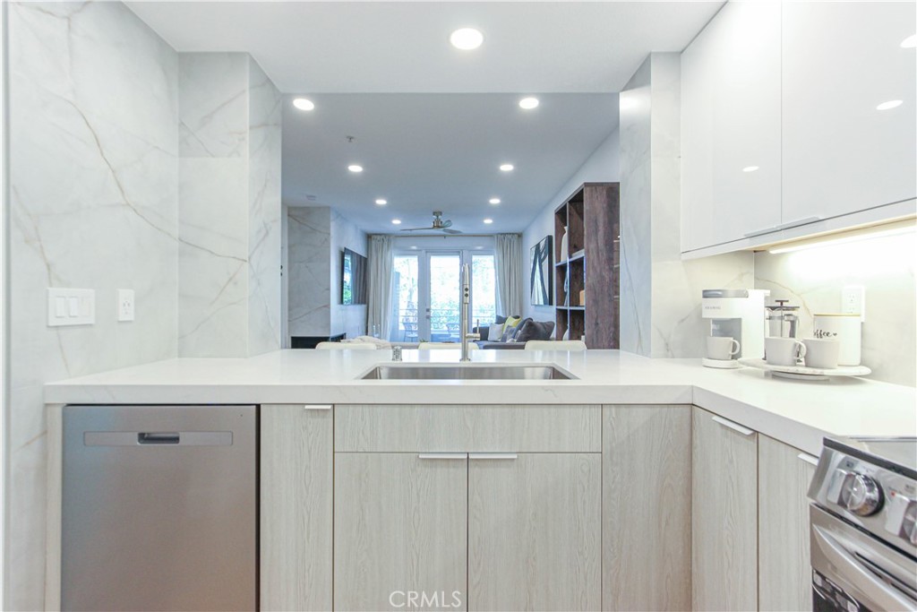 2253 Martin 302, Irvine CA 92612 - photo 45