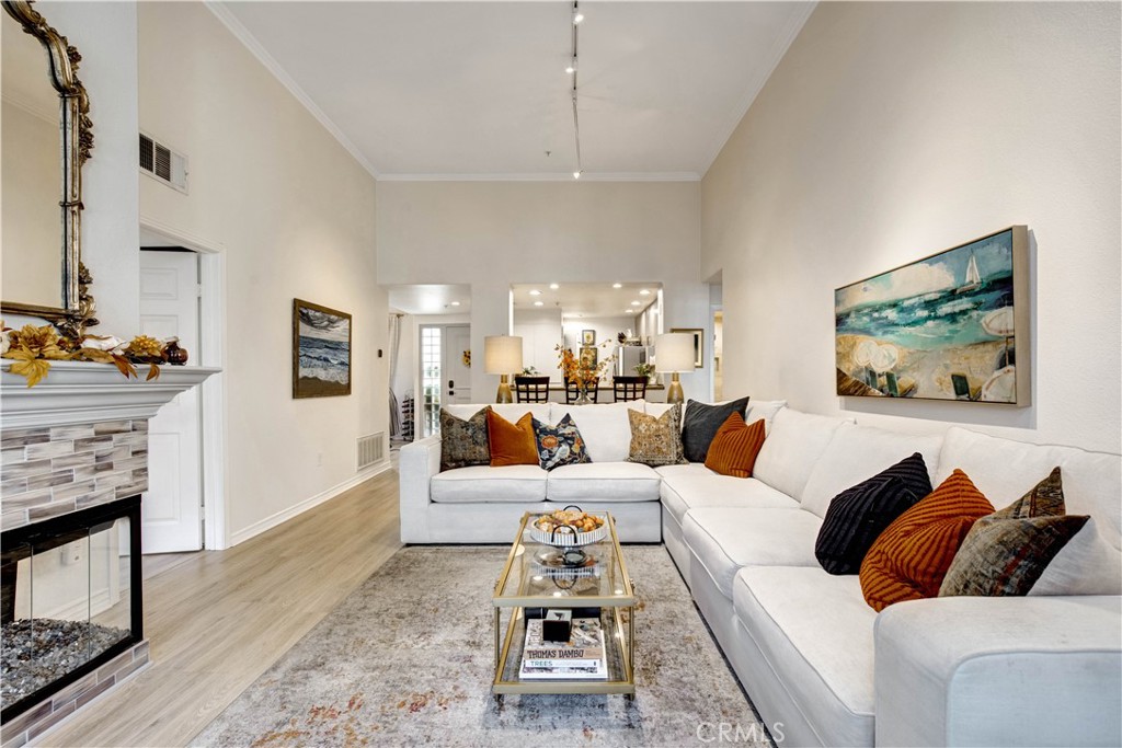 2253 Martin 420, Irvine CA 92612 - photo 10