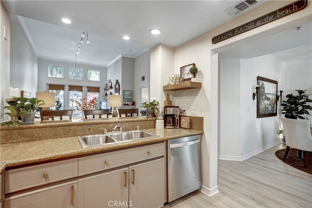 2253 Martin 420, Irvine CA 92612 - photo 24