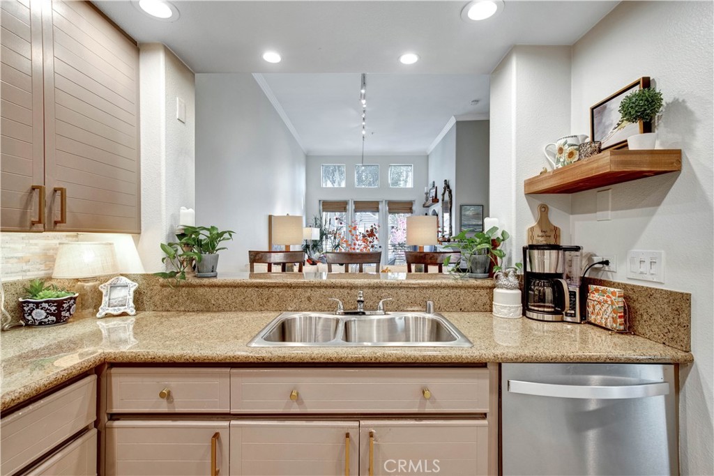 2253 Martin 420, Irvine CA 92612 - photo 27