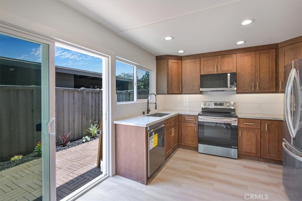 229 Springview, Irvine CA 92620 - photo 5