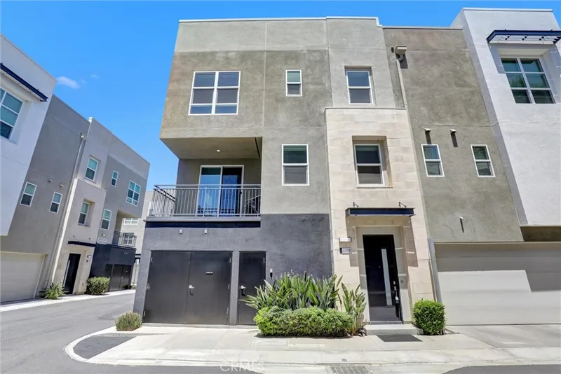 2296 Synergy, Irvine, CA 92614