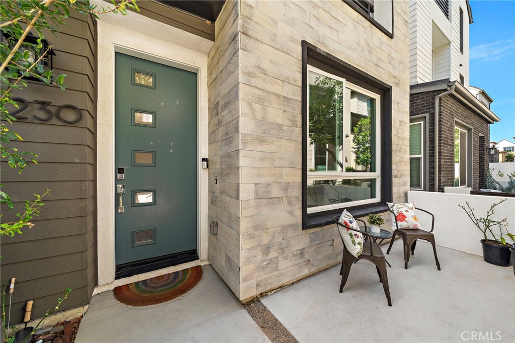 Charming front patio - 230 Abacus, Irvine CA 92618 - photo 4